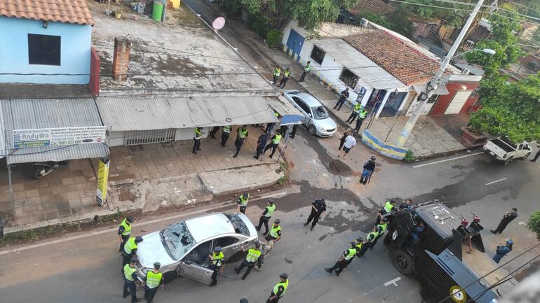 Policía reportó incidentes con barra bravas de luque.