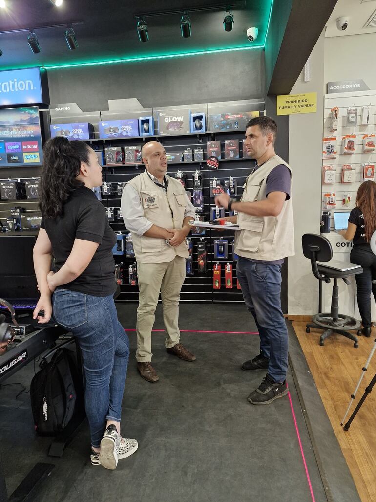 Controles a locales durante el Black Friday por Sedeco detectaron publicidad engañosa y falsos descuentos.