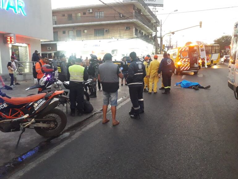 El joven cruzó la ruta de forma repentina sin tener en cuenta los cuidados necesarios.