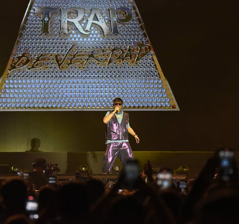 Con el ritmo contagioso del trap, YSY A puso a bailar a los adolescentes y jóvenes presentes en el show.