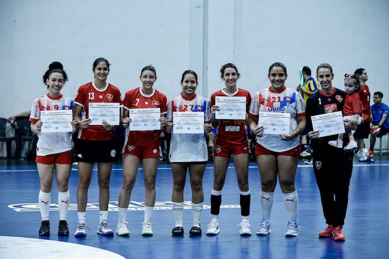 Valheria Valdovinos, Ana Cristaldo, Alizon Nazer, Fiorella Enríquez, Carimy Aluan, Sofía Adorno y la portera Alicia Villalba componen el team ideal del República.