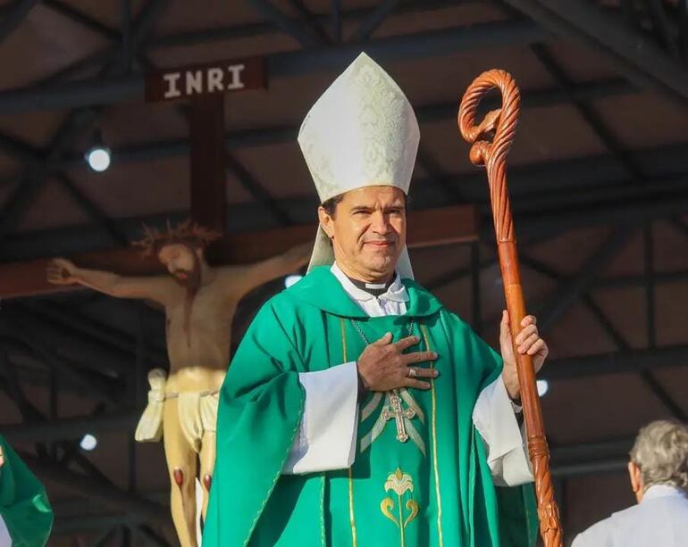 Monseñor Amancio Benítez, obispo de Benjamín Aceval presidió la misa en el santuario de Nuestra Señora de los Milagros de Caacupé.