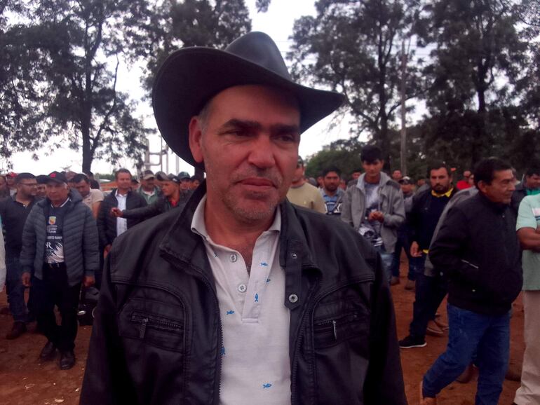 El productor y dirigente de los mandioqueros, Antonio Hidalgo, dijo que solicitan que los compradores paguen G. 1.000 por cada kilo de la raíz en finca. 