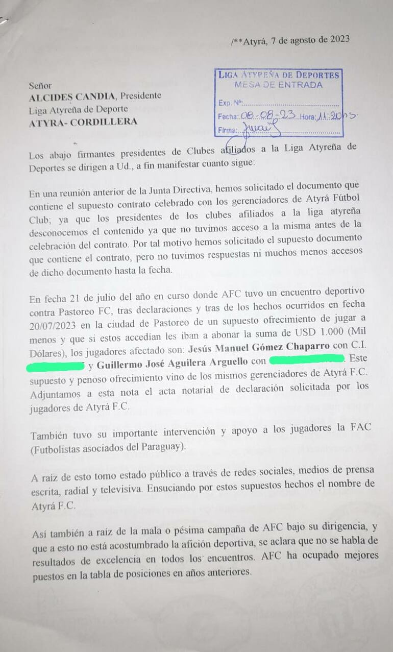 La nota por cual varios dirigentes renuncian a la directiva de Atyrá FC.