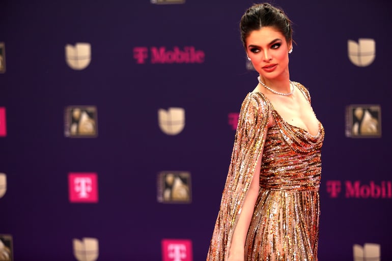 De Nadia Ferreira a Thalía, las celebridades que se lucieron en la alfombra magenta de Premio Lo Nuestro