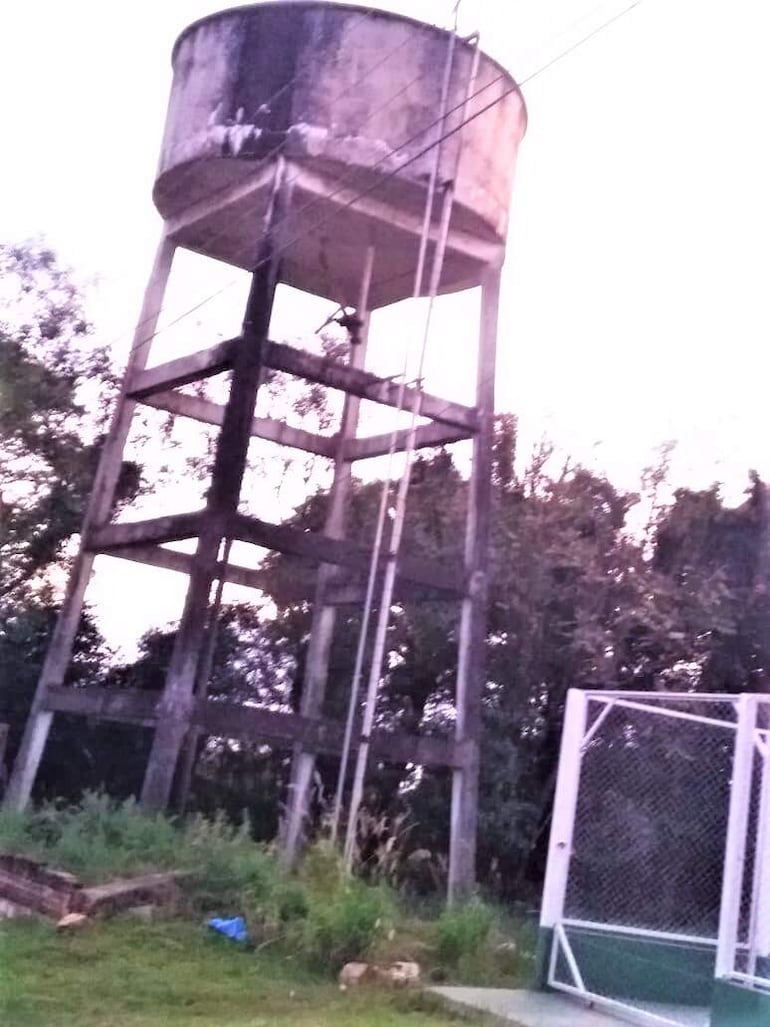 La falta de provisión de agua potable se resiente más en la zona alta en especial en el barrio 15 de Agosto.