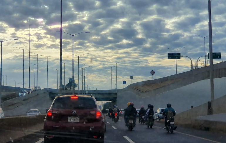 La Dirección de Meteorología anuncia un ambiente cálido a fresco en el Este del país.