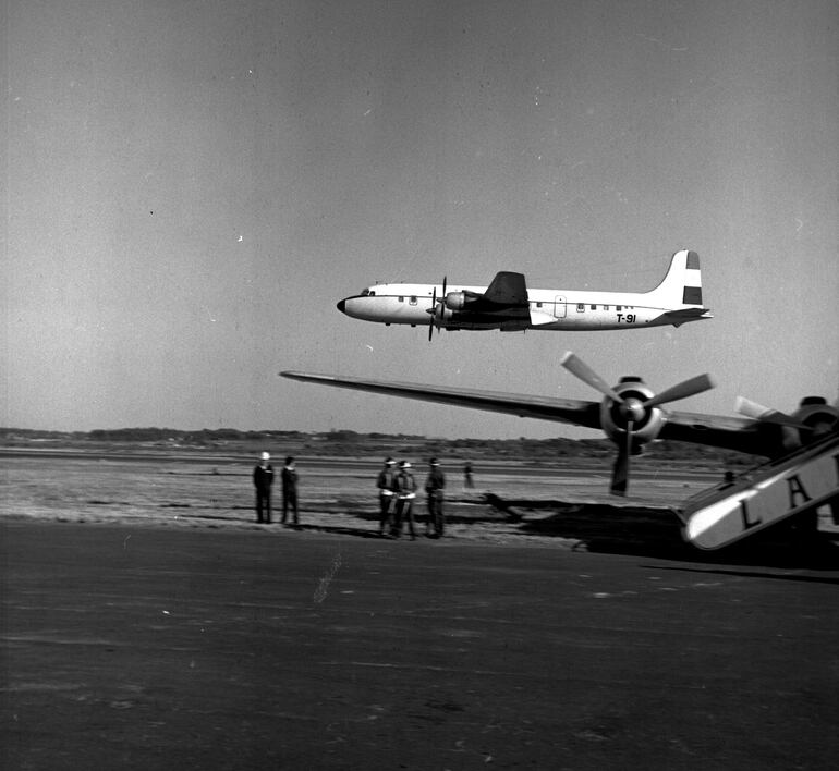 Los aviones donados por el Brasil a la Fuerza Aérea Paraguaya.