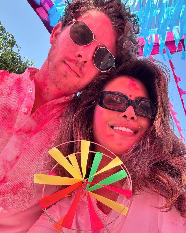 Priyanka Chopra y Nick Jonas, felices en sus vacaciones familiares en India. (Instagram/Priyanka Chopra)