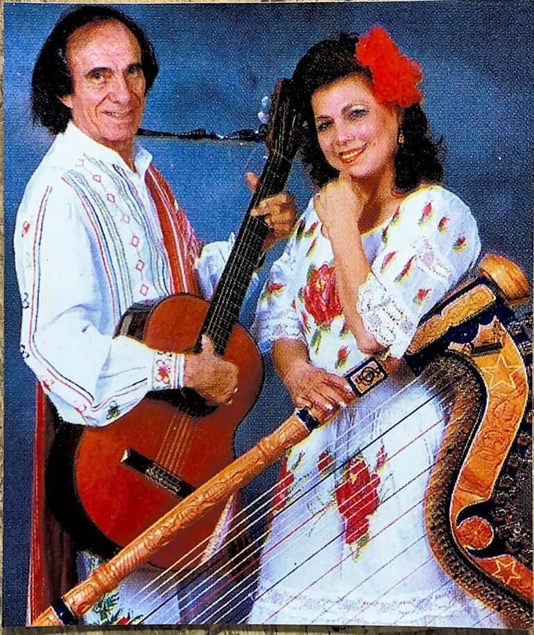 Barni Zaracho junto a Vanesa Barsa.