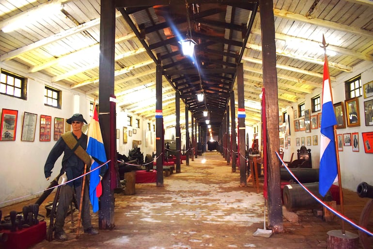 El museo histórico habilitada en el interior del Comando de la Artillería "General Enrique Duarte Alder".