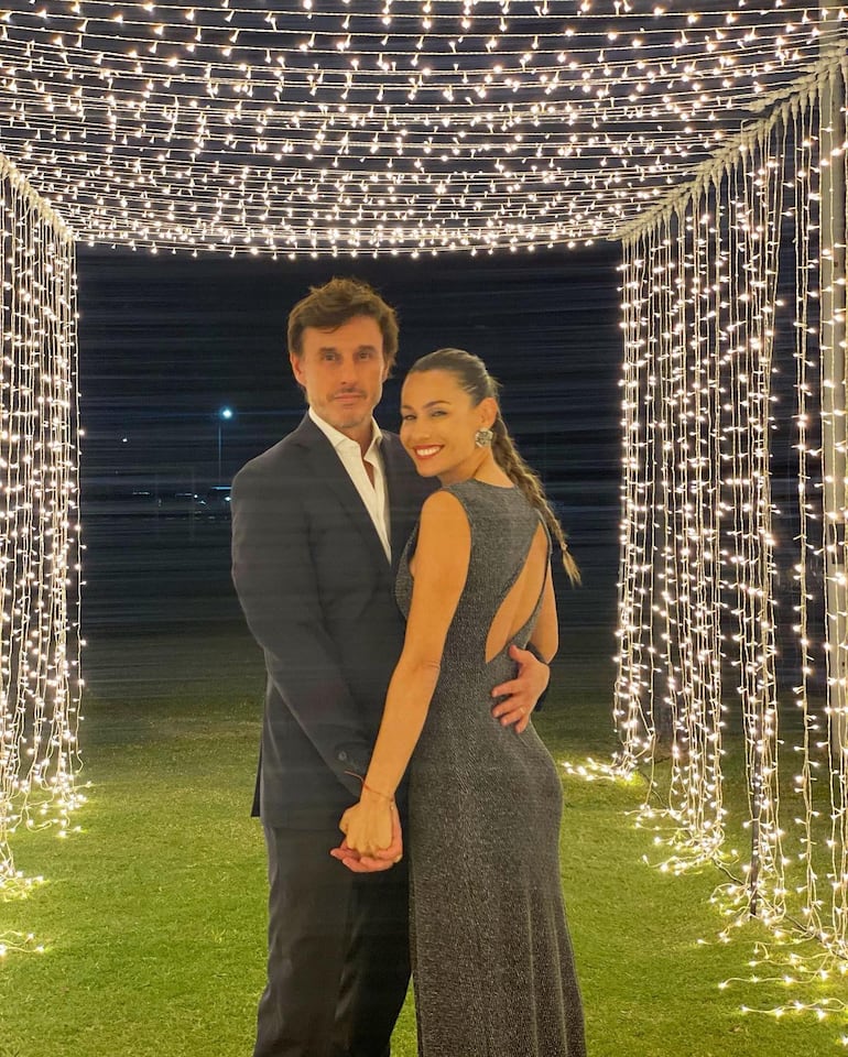 ¡Bella pareja! Roberto García Moritán y Carolina Pampita Ardohain. (Instagram/Pampita)