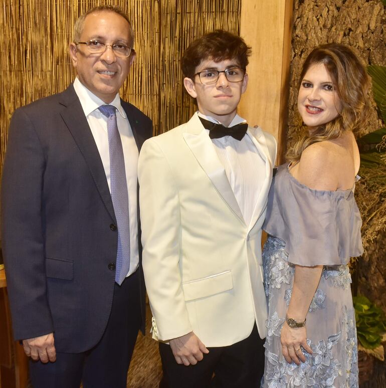 Fernando, Álvaro y Tania Lozano.