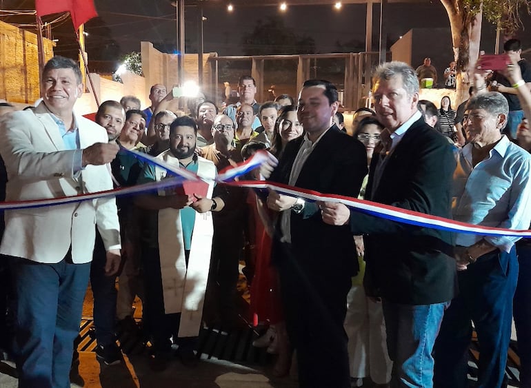 El Ing. Javier Benítez encabezó la inauguración de las mejoras de la sede social de AFUMA, en la ciudad de Ñemby.