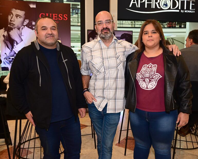 Hugo Jara, Andrés Villalba y Fátima Benítez.