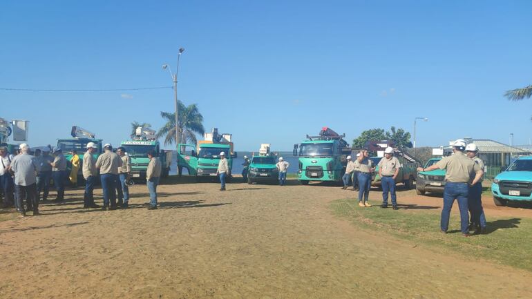 Una importante concurrencia de funcionarios de ola ANDE se hizo presente esta mañana en el lanzamiento del Operativo Verano de San Bernardino.