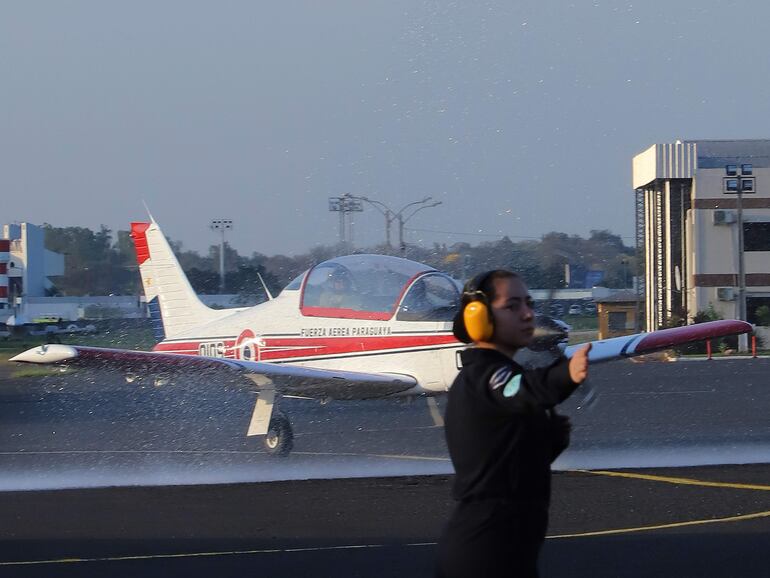 Avión de la Fuerza Aérea Paraguaya (FAP). 