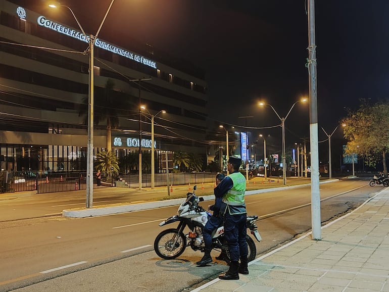 La Policía Nacional desplegó un operativo de seguridad en el hotel donde se aloja el plantel de Fluminense.