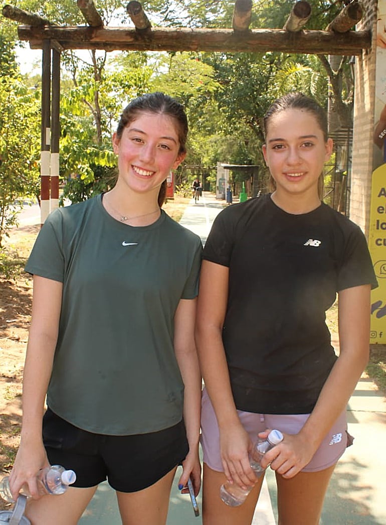 Constanza Orrego y Sofia Van Humbeck.