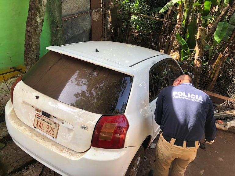 El vehículo robado fue abandonado en el barrio Remansito de Ciudad del Este.