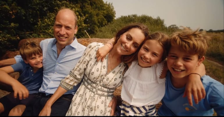 Kate Middleton aparece en el video acompañada de su familia. (Instagram/The Prince and Princess of Wales)