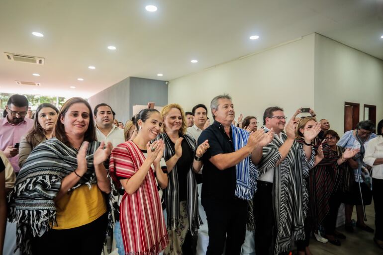 Celebran la inclusión del poncho de salvaguarda urgente como patrimonio cultural inmaterial de la humanidad.