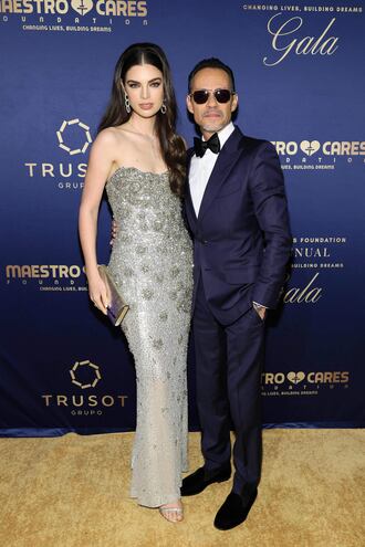 ¡Divina! Nadia Ferreira junto a su esposo Marc Anthony llegando a la gala anual de la Fundación Maestro Cares.