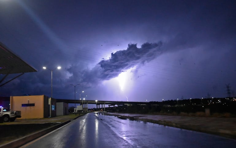 Meteorología: ocho departamentos bajo alerta de lluvias y tormentas