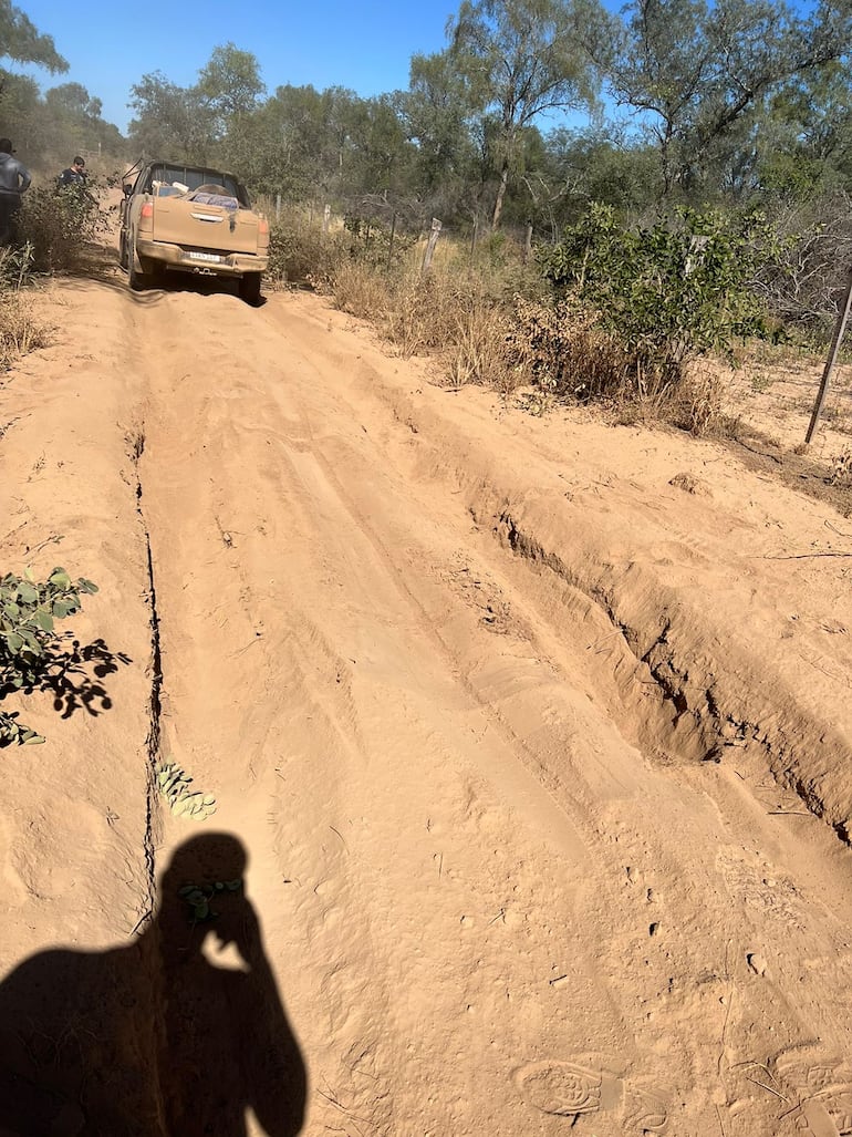 El paso de las camionetas y autos de recorrida están comenzando a dejar sus huellas en el Chaco.