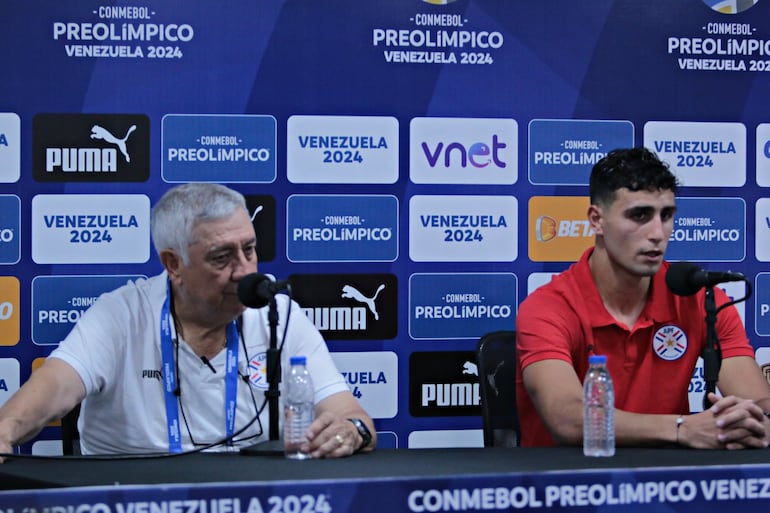 El paraguayo Carlos Jara Saguier, entrenador de la selección paraguaya Sub 23, en la conferencia posterior al empate frente a Argentina por la primera fecha del Preolímpico Venezuela 2024.