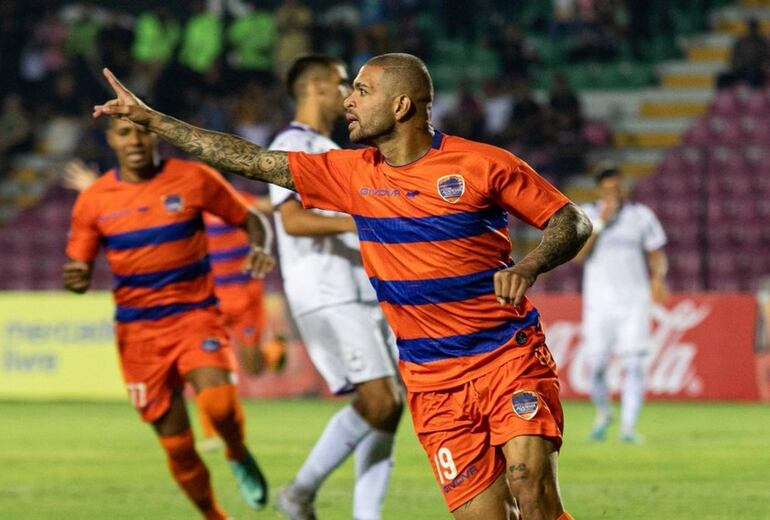 Antonio Romero, goleador del equipo de Puerto Cabello