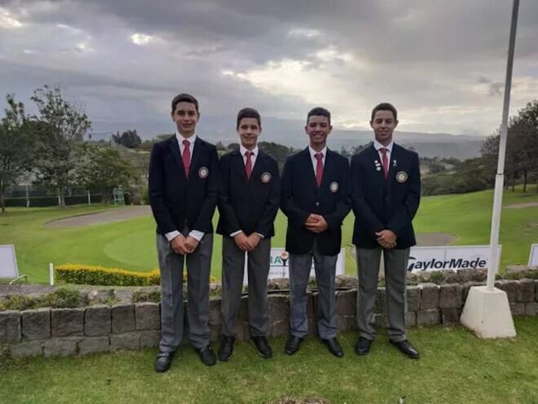 Benjamín (i) y Franco Fernández, Ezequiel Cabrera y Erich Fortlage componen la delegación.