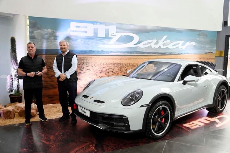 Jorge Puschkarevich, gerente de Porsche Paraguay, y Miguel Carrizosa, presidente de Diesa S.A.