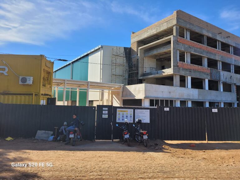 Accidente laboral en la construcción denominada Medsupar, en Luque.