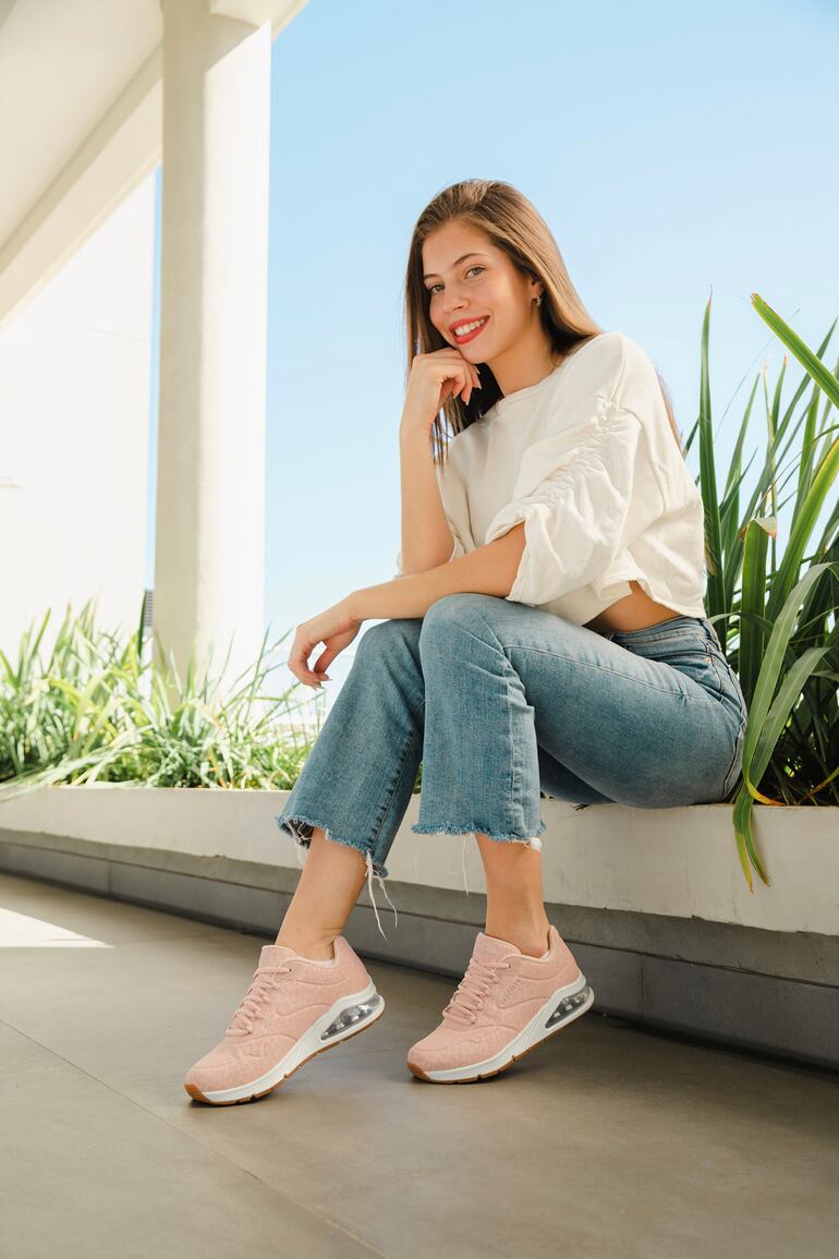 Skechers trae una diversidad de colores para combinar con distintos tipos de look.