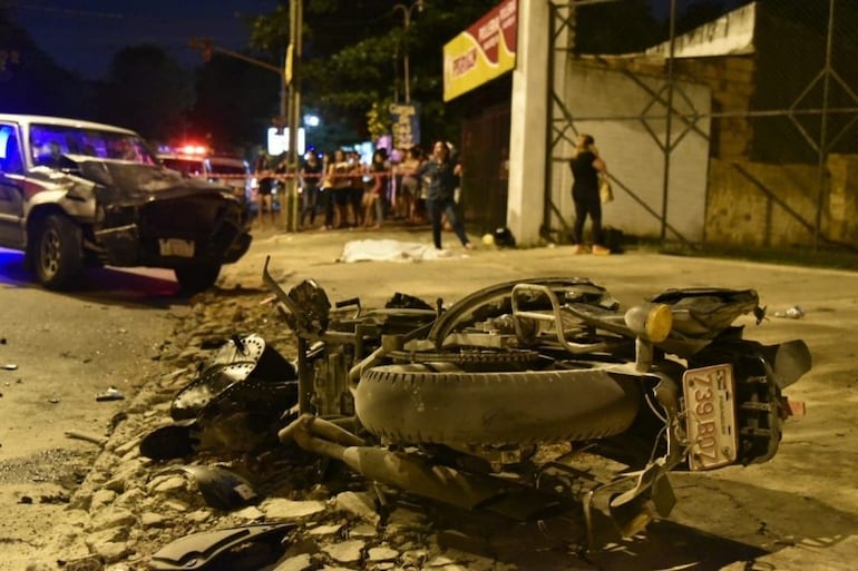 Los accidentes de tránsito en paraguay generan 92 muertes al mes, 23 en la semana, tres muertes al día y un fallecido cada 8 horas. Motociclistas siguen liderando la lista de fallecidos.