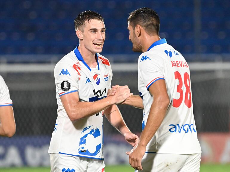 Nacional enfrenta esta noche ante el Atlético Nacional de Colombia en el Defensores