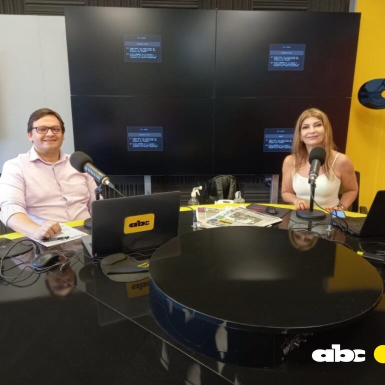 Doctor Samuel Méndez, especialista en cáncer de próstata, de visita a los estudios de ABC Cardinal.