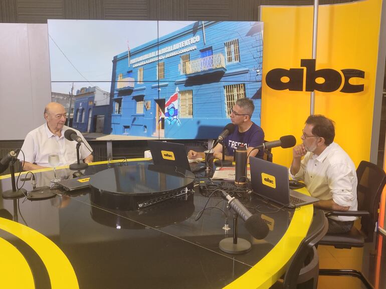 Alfredo Jaeggli, exsenador y político liberal, en estudios de ABC 730 AM.