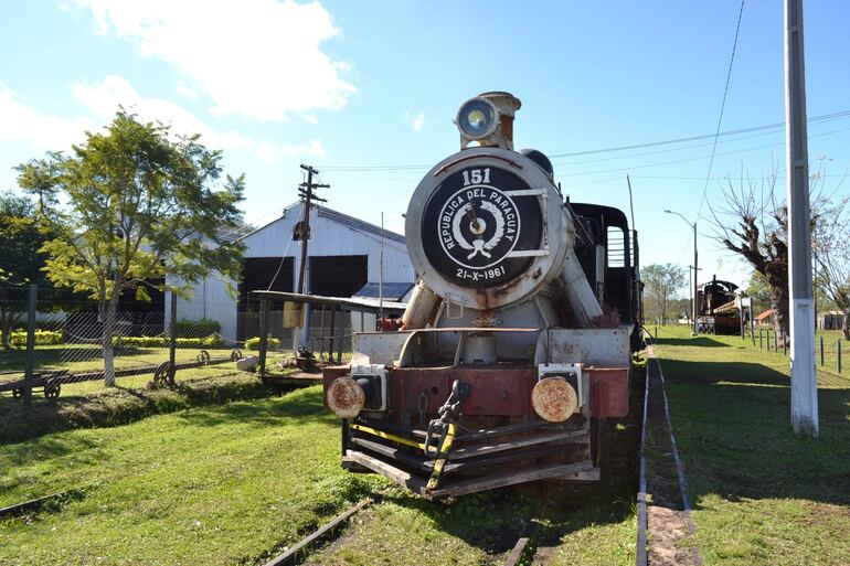 La ex estación de tren de Sapucái permanece intacta.