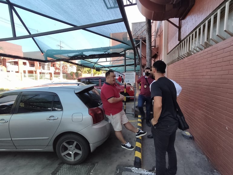 Detención en Lambaré. La Policía Nacional detuvo a un hombre mayor de edad, en prosecución al operativo “Mercat” de combate al tráfico de estupefacientes, en Asunción y Central.