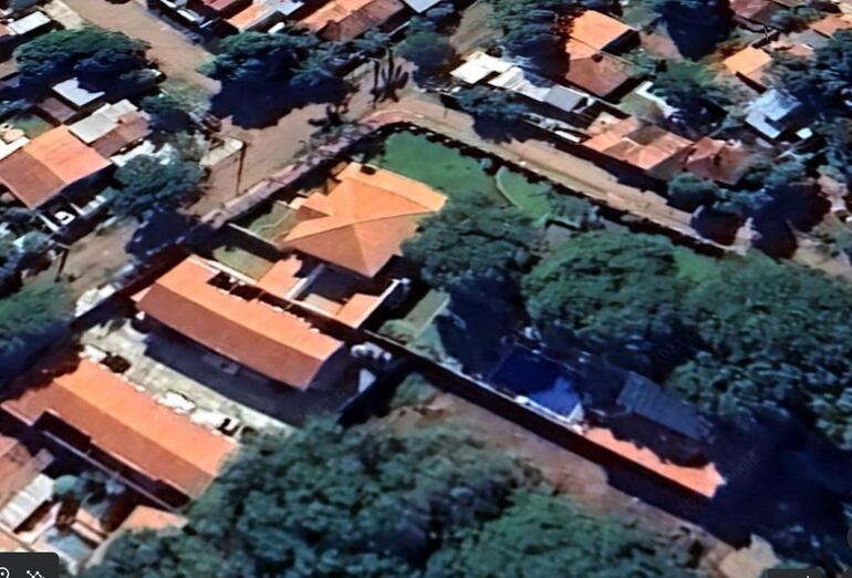 Vista aérea de la residencia de Jorge Bogarín Alfonso ubicada en la ciudad de Lambaré. El exmiembro del CM pagó G. 852.573.070 por la edificación pero la propiedad no figura en sus DD.JJ. ni en la de su esposa, una jueza ni en la de su hermano, defensor público.