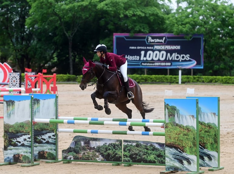 Paloma Martins, una de las protagonistas de los saltos en la sexta fecha del ranking. La amazona participa en la categoría 1,20 m.