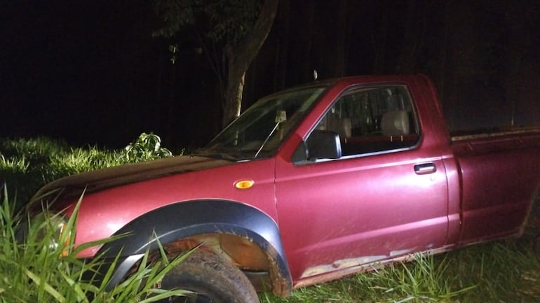 La camioneta que se llevaron los asaltantes, y que luego fue ubicada por la Policía.