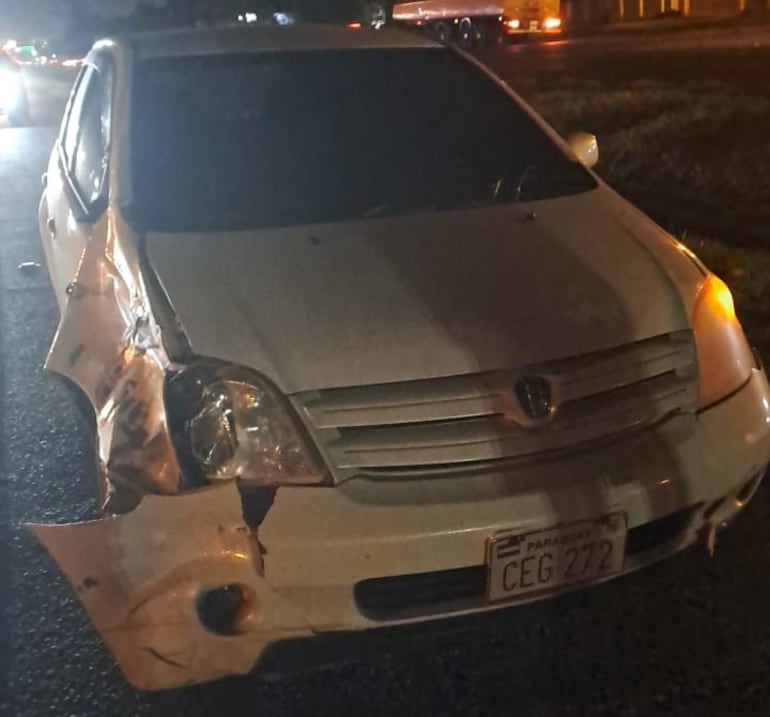 El conductor de automóvil detuvo la marcha para intentar auxiliar a la víctima.