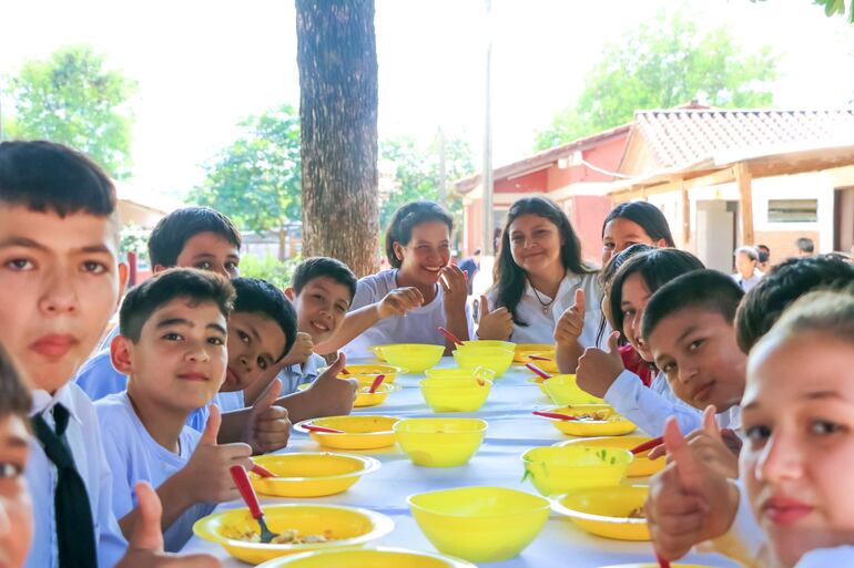 Arrancó el programa del almuerzo escolar en el departamento del Guairá.