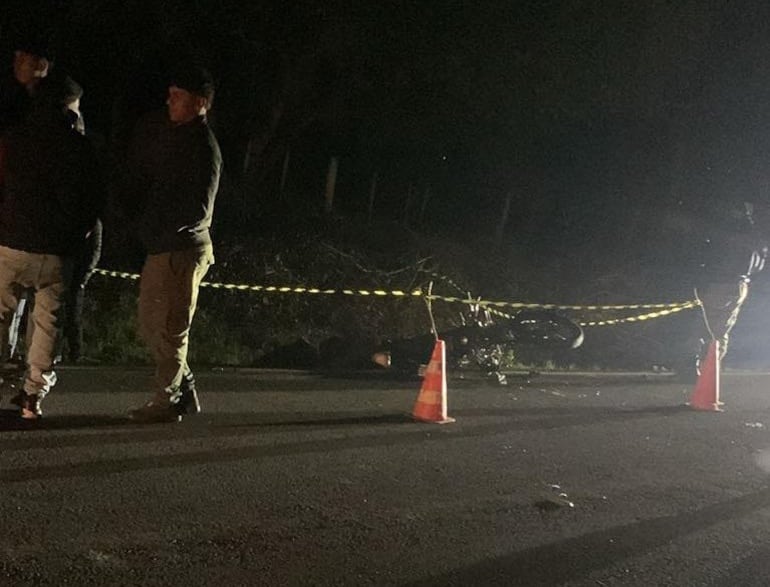 Imagen del accidente en el que un joven falleció tras chocar su motocicleta contra un caballo.