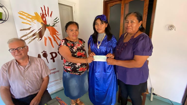 Mujeres indígenas Macharety, del proyecto "Sembrando Huerta hasta la mesa". Pueblo guaraní occidental.