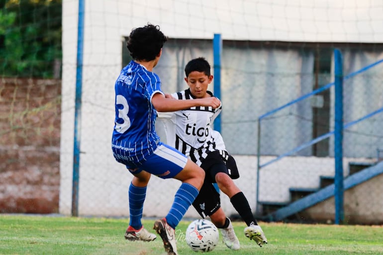 Sol de América recibió en Villa Elisa a Libertad