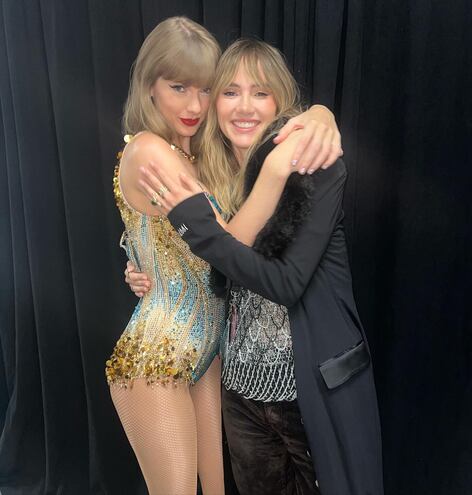 Suki Waterhouse agradeció a Taylor Swift por ser telonera de su concierto en Londres.